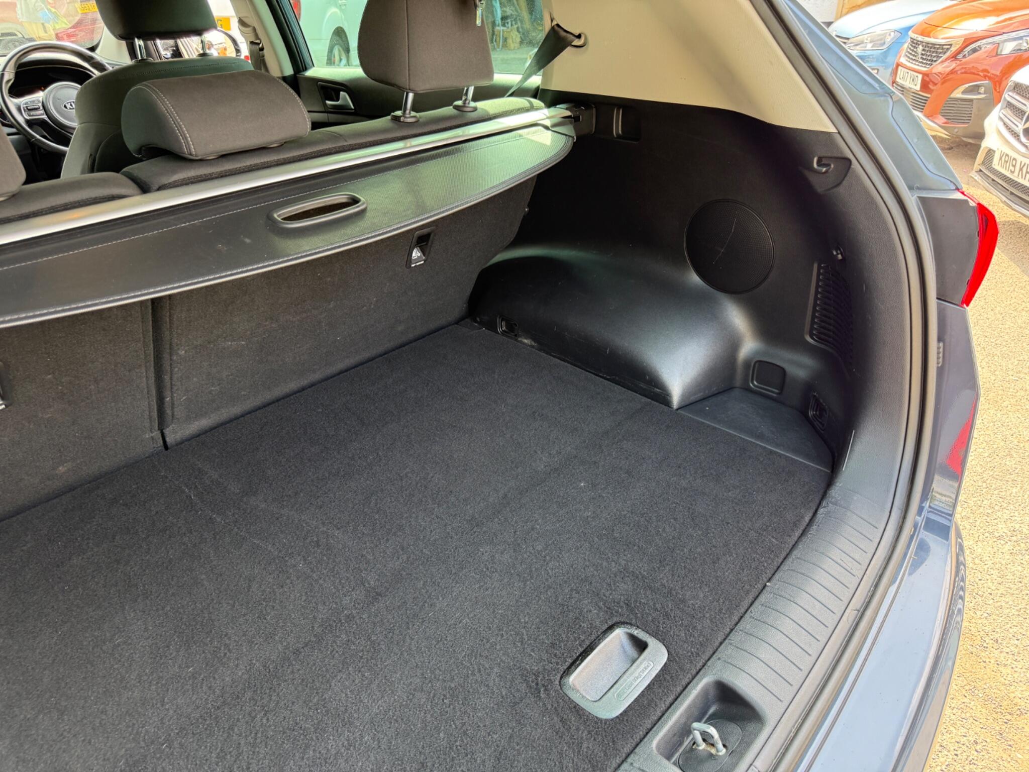 Kia Sportage - Image 40