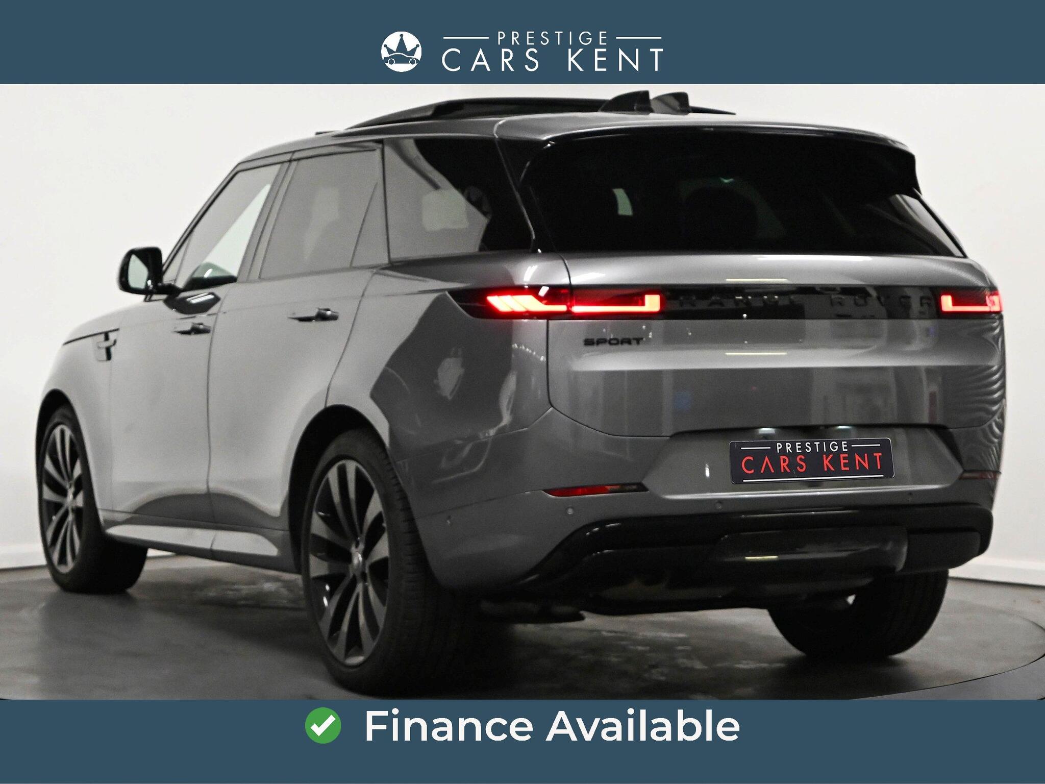 Land Rover Range Rover Sport view 3