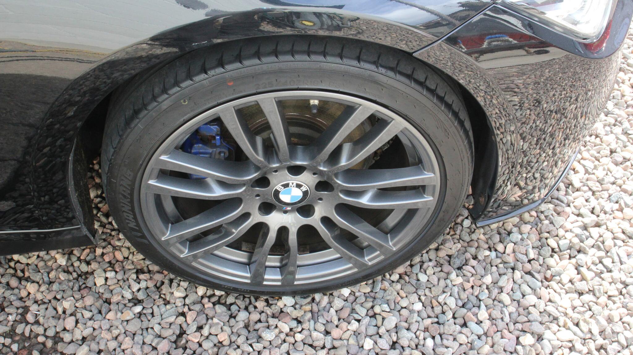 BMW 3 Series view 20