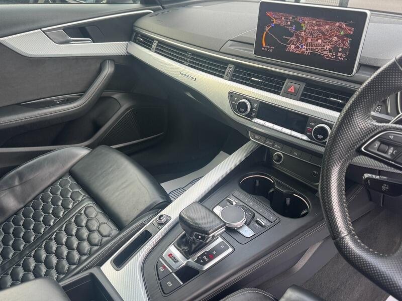 2018 Audi RS4 Avant image 36
