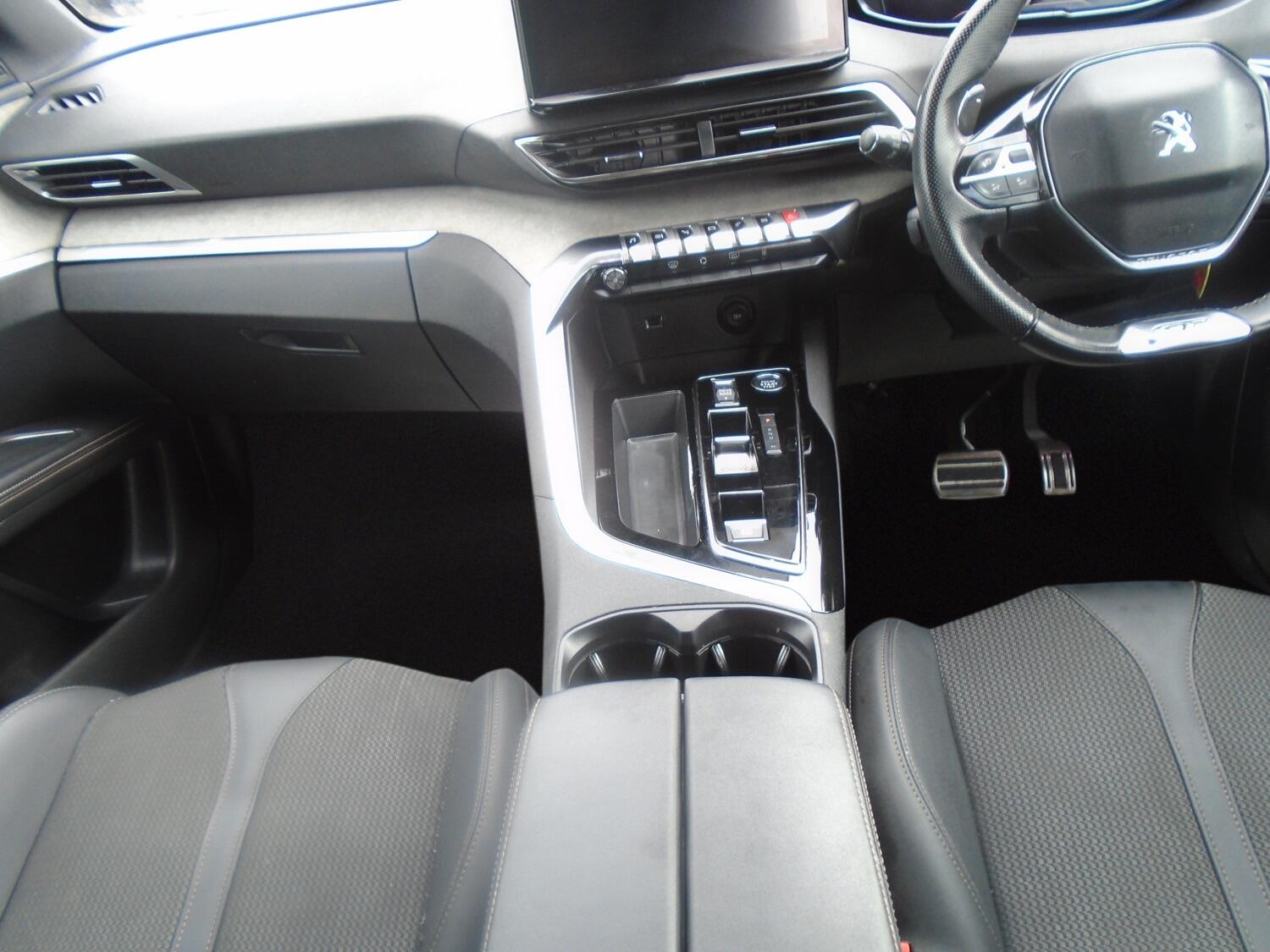 Peugeot 5008 view 10