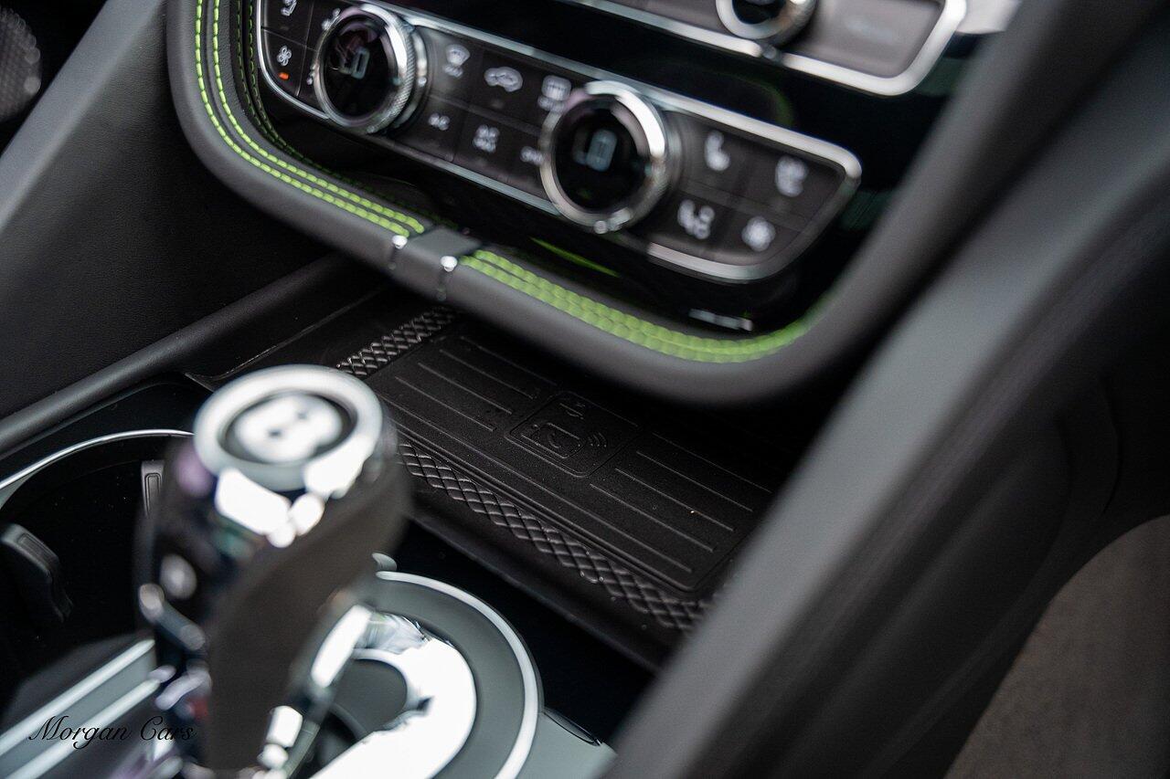 Bentley Bentayga view 100