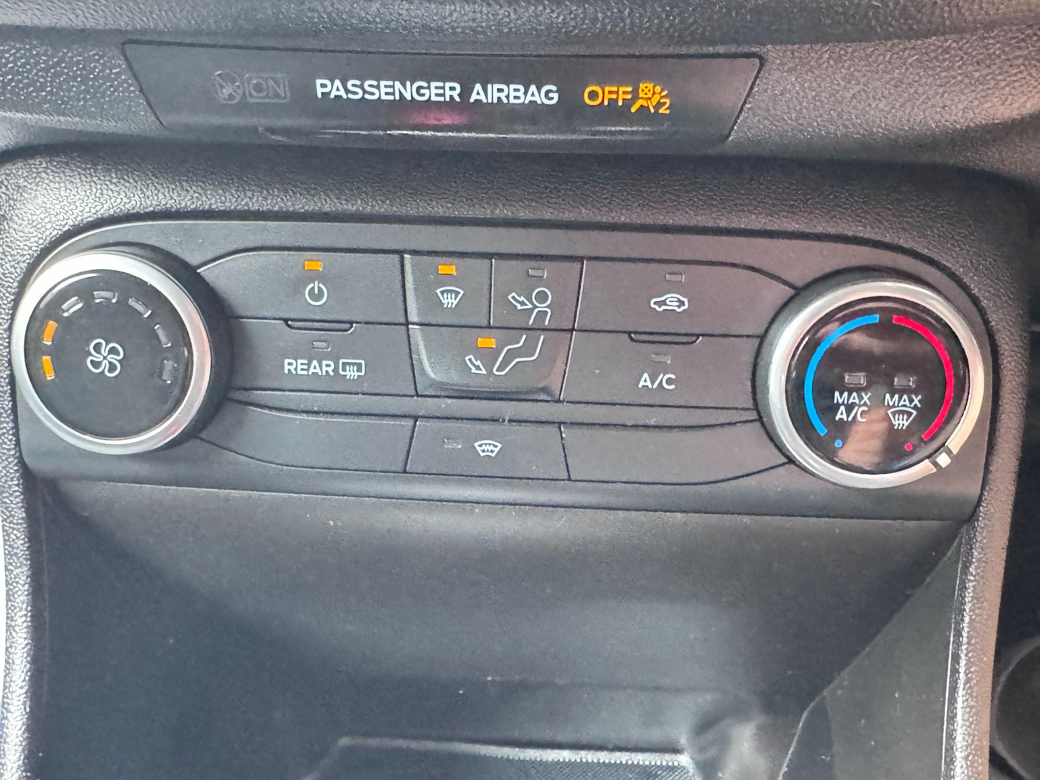 2018 Ford Fiesta image 32