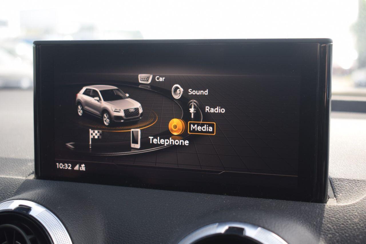 Audi Q2 view 24