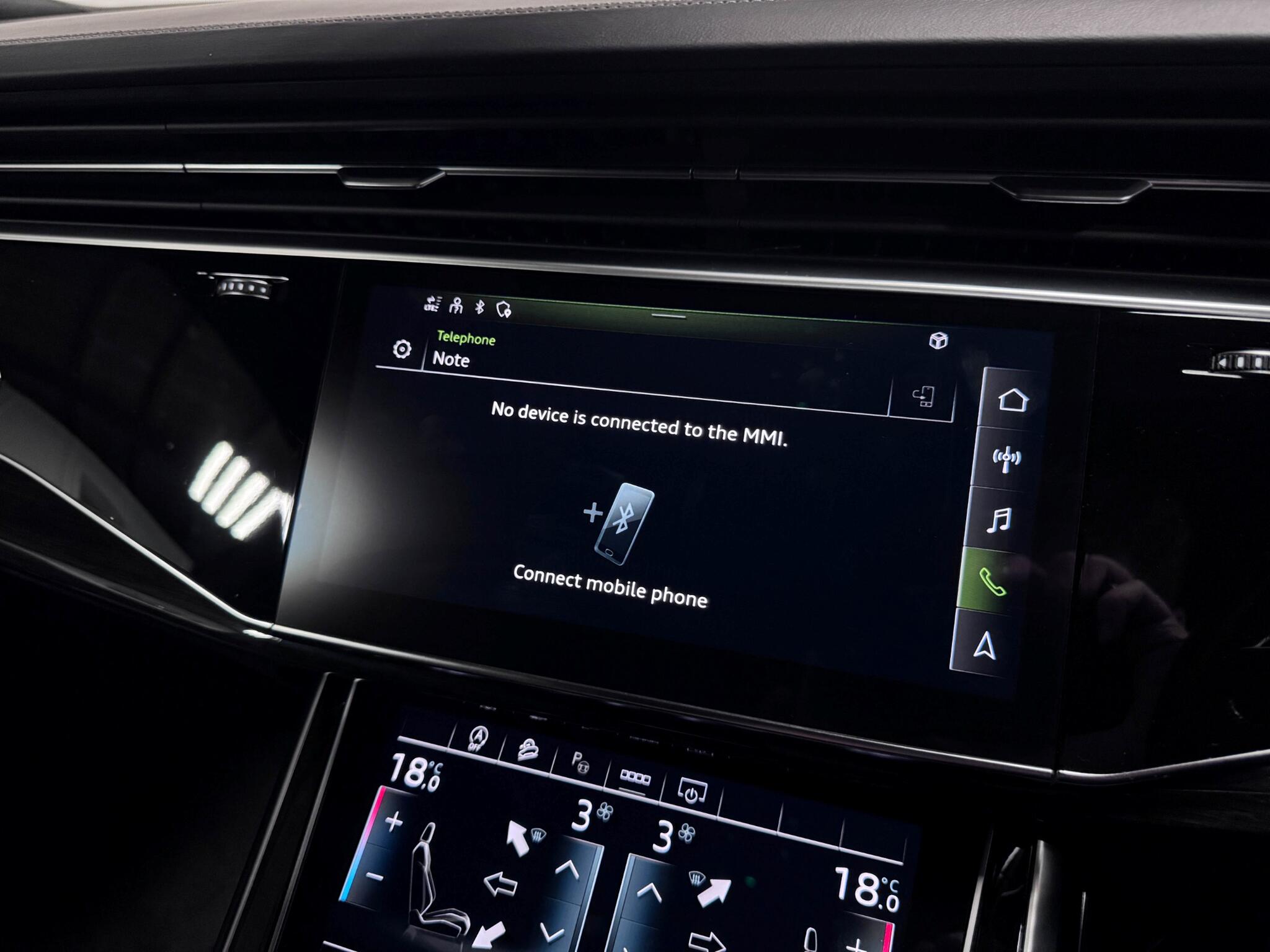 Audi SQ8 view 45