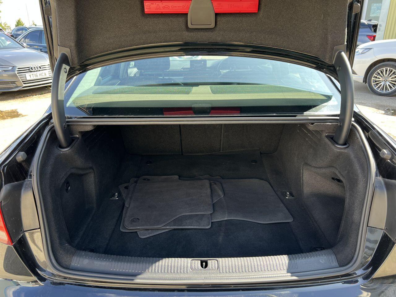 Audi A4 view 9
