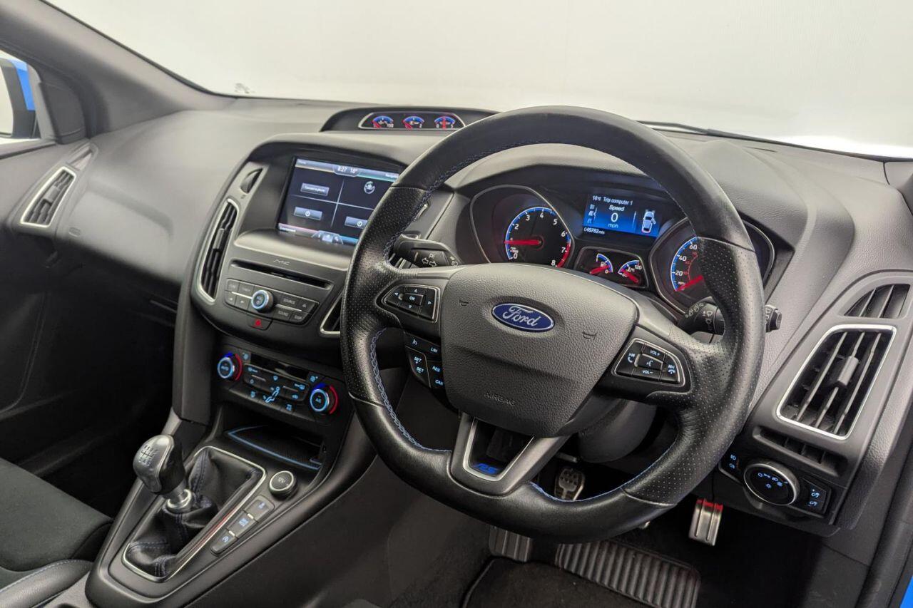 Ford Focus view 14