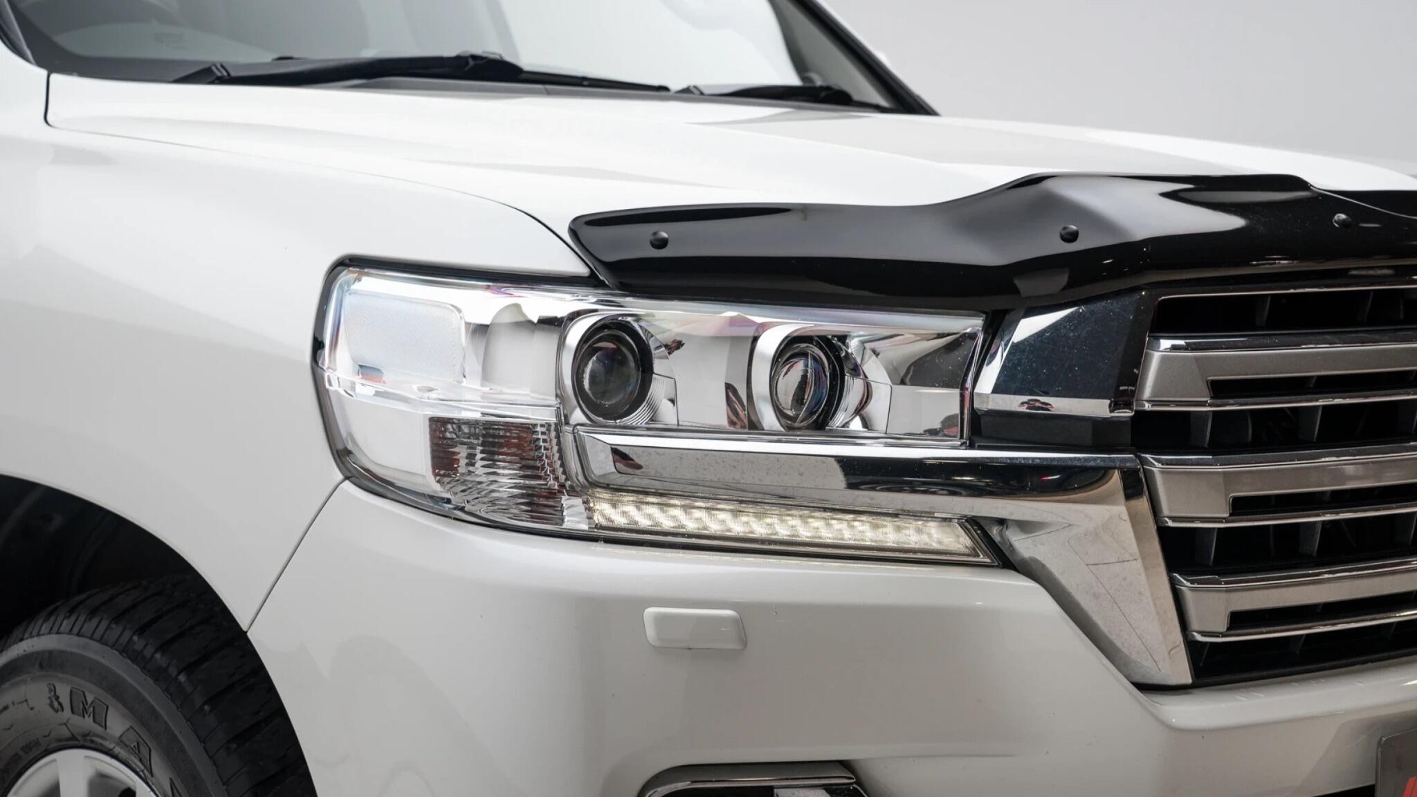 Toyota Land Cruiser view 40
