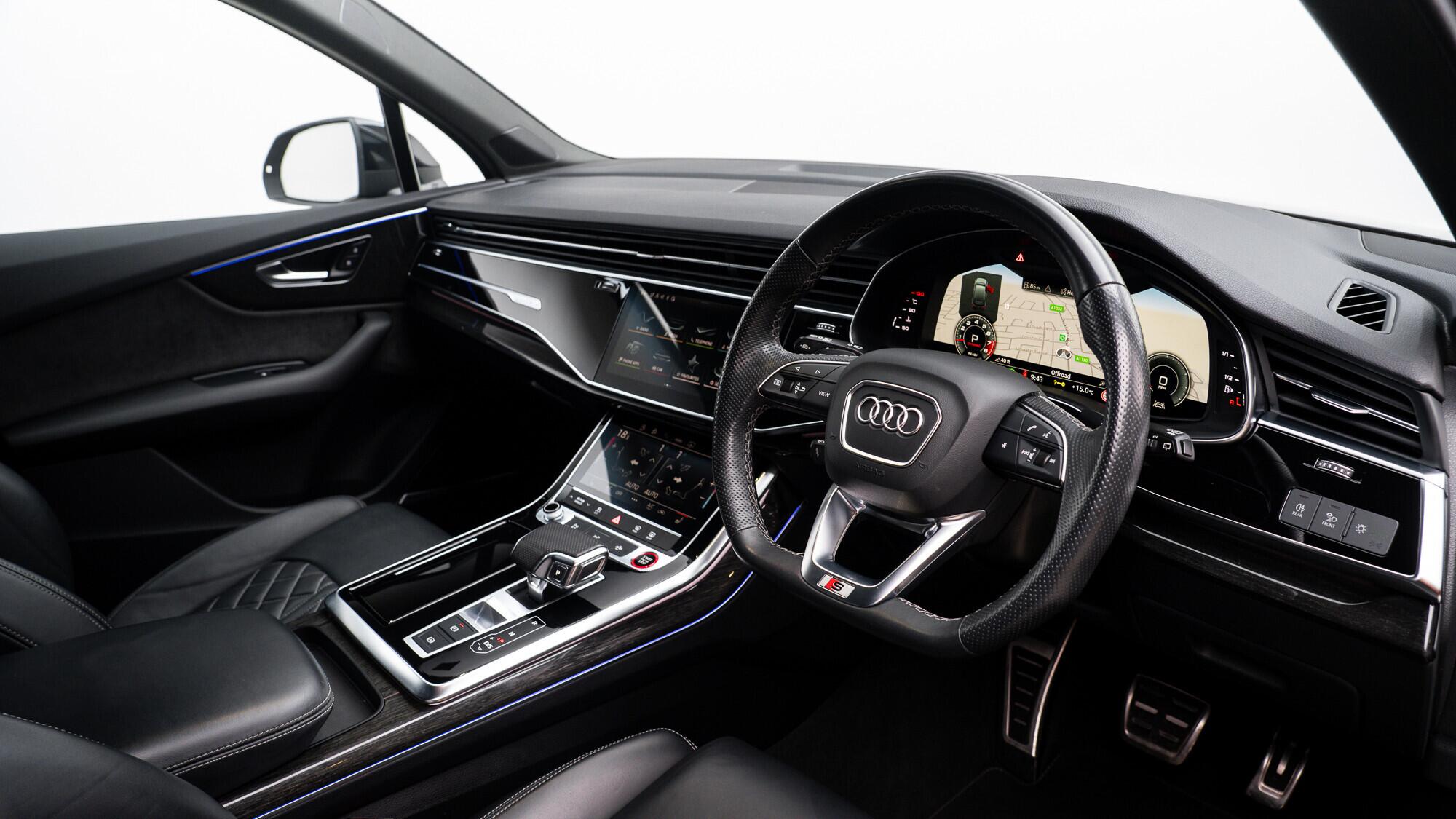Audi SQ7 view 35
