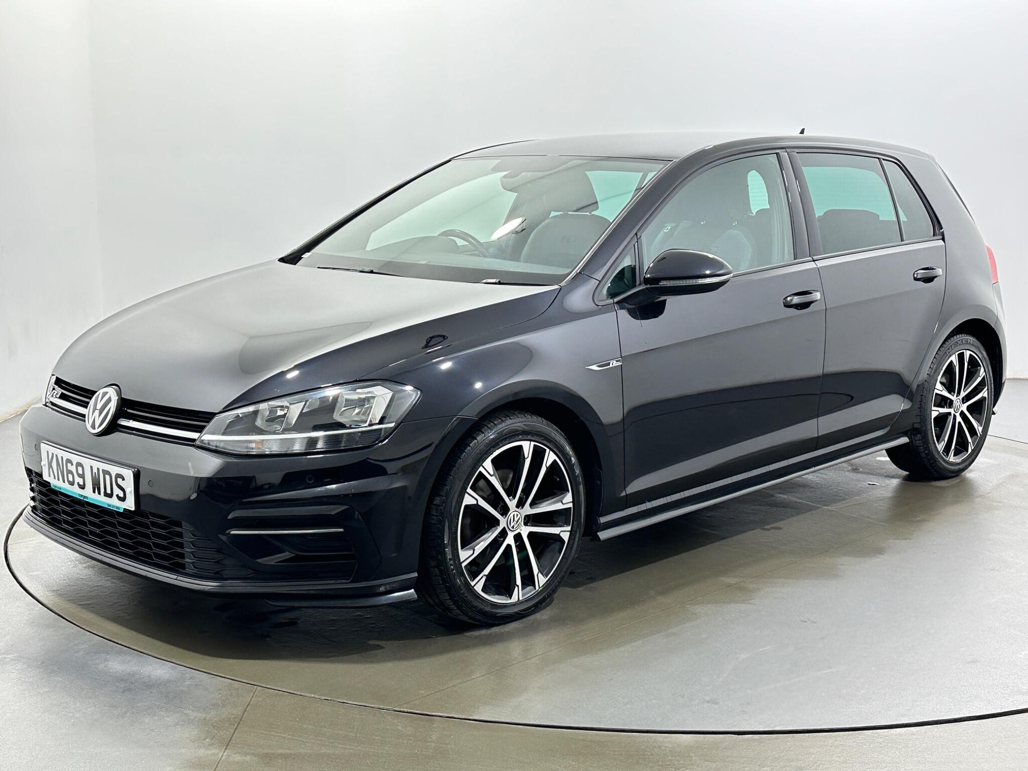 Volkswagen Golf view 4