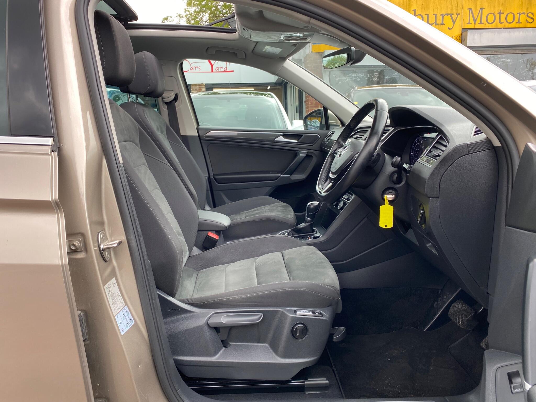 Volkswagen Tiguan view 17