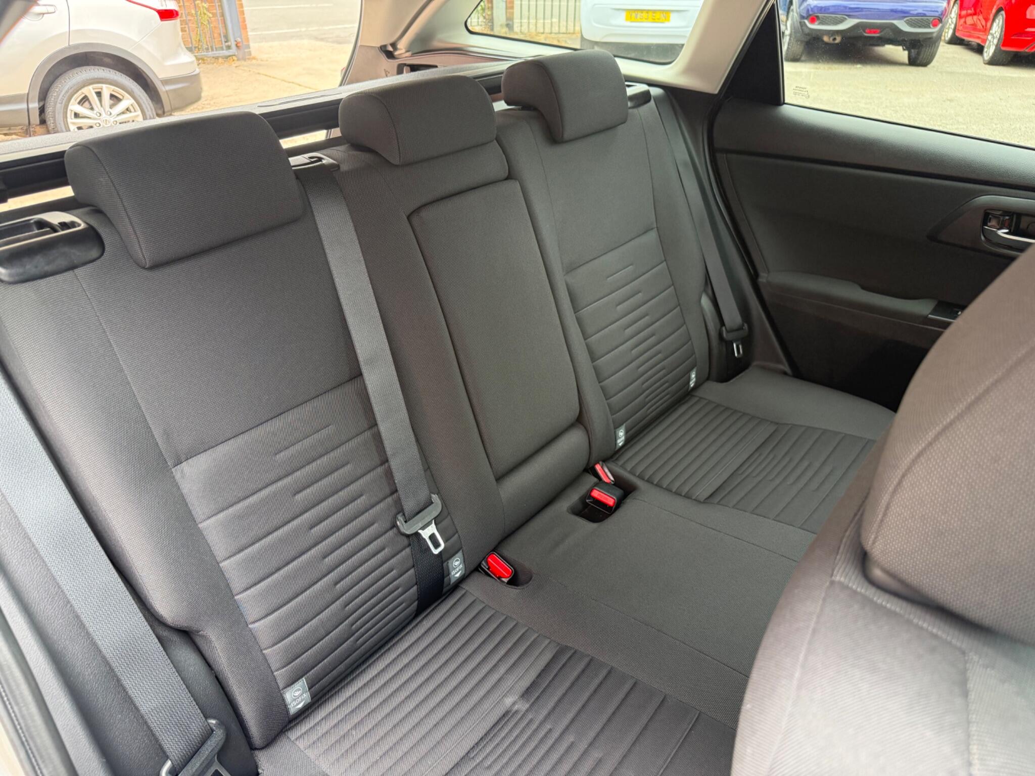 Toyota Auris view 15