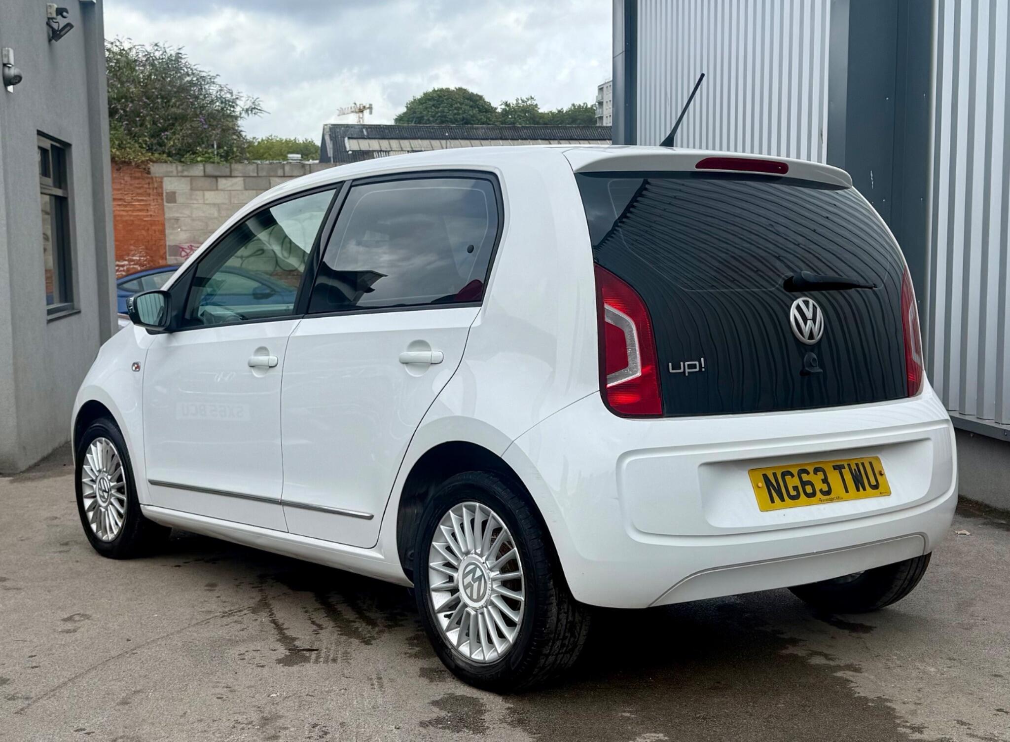 Volkswagen up! view 4