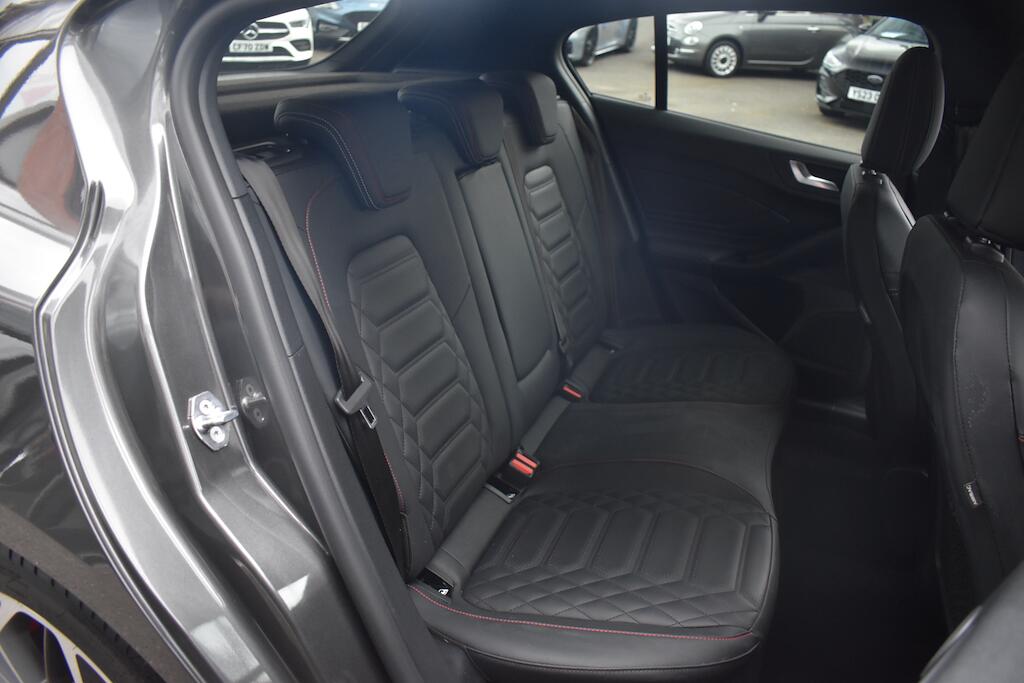 Ford Focus view 30