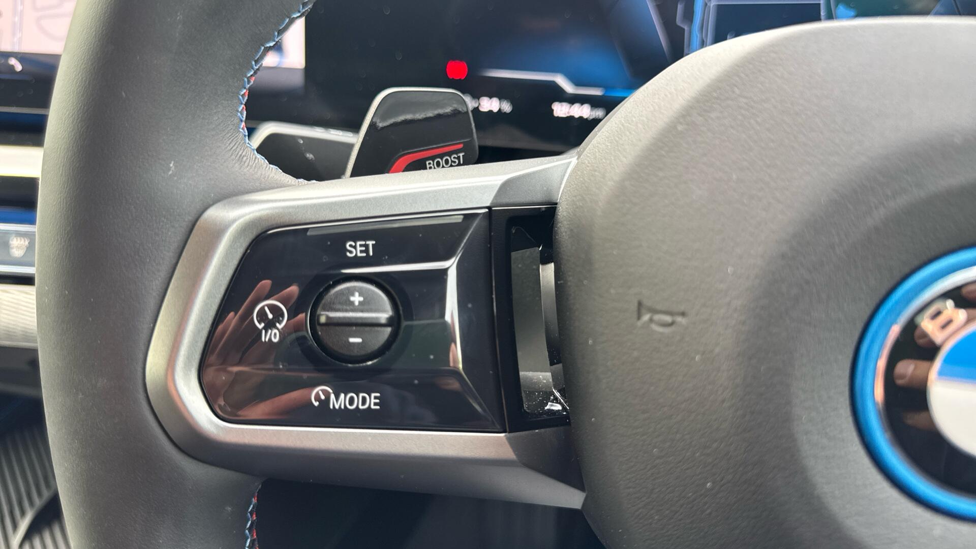 BMW i5 view 17
