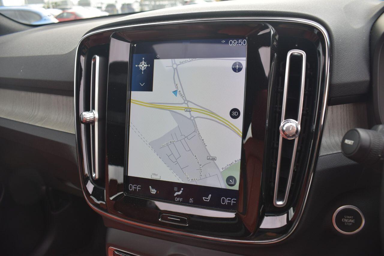 Volvo XC40 view 4