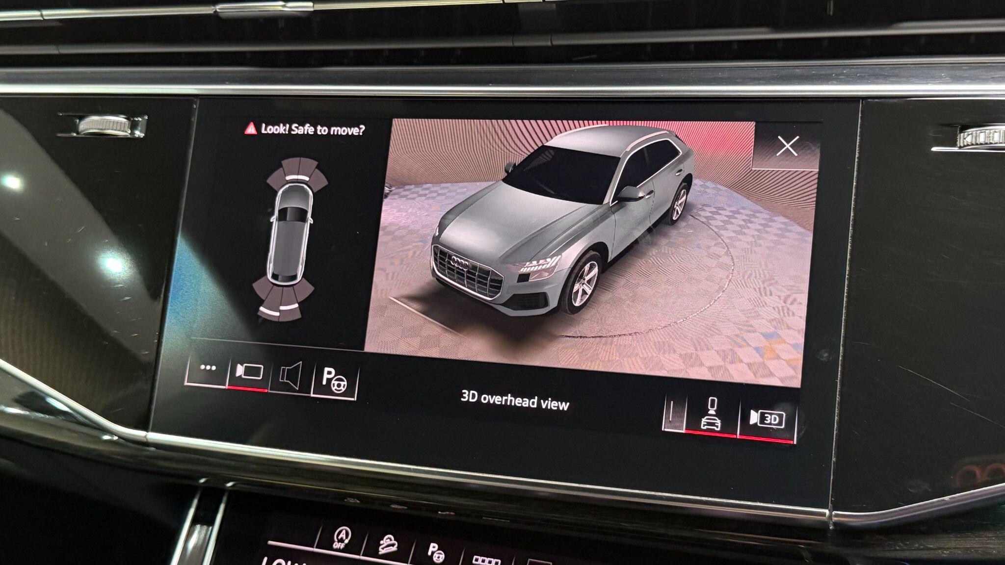 Audi Q8 view 31