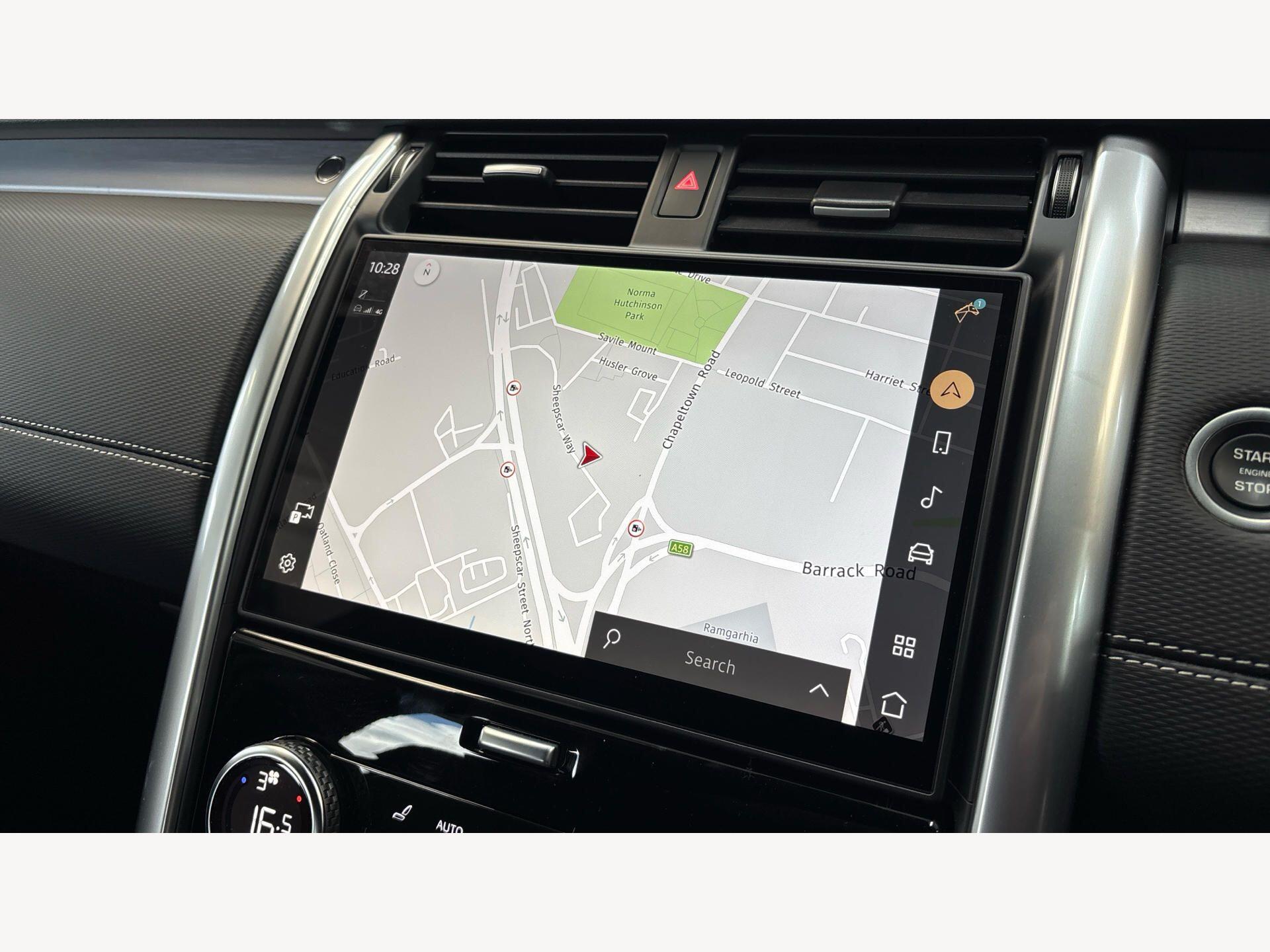 Land Rover Discovery view 13