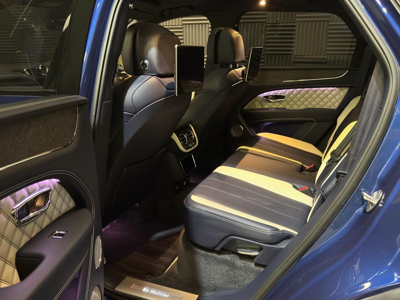 Bentley Bentayga view 29
