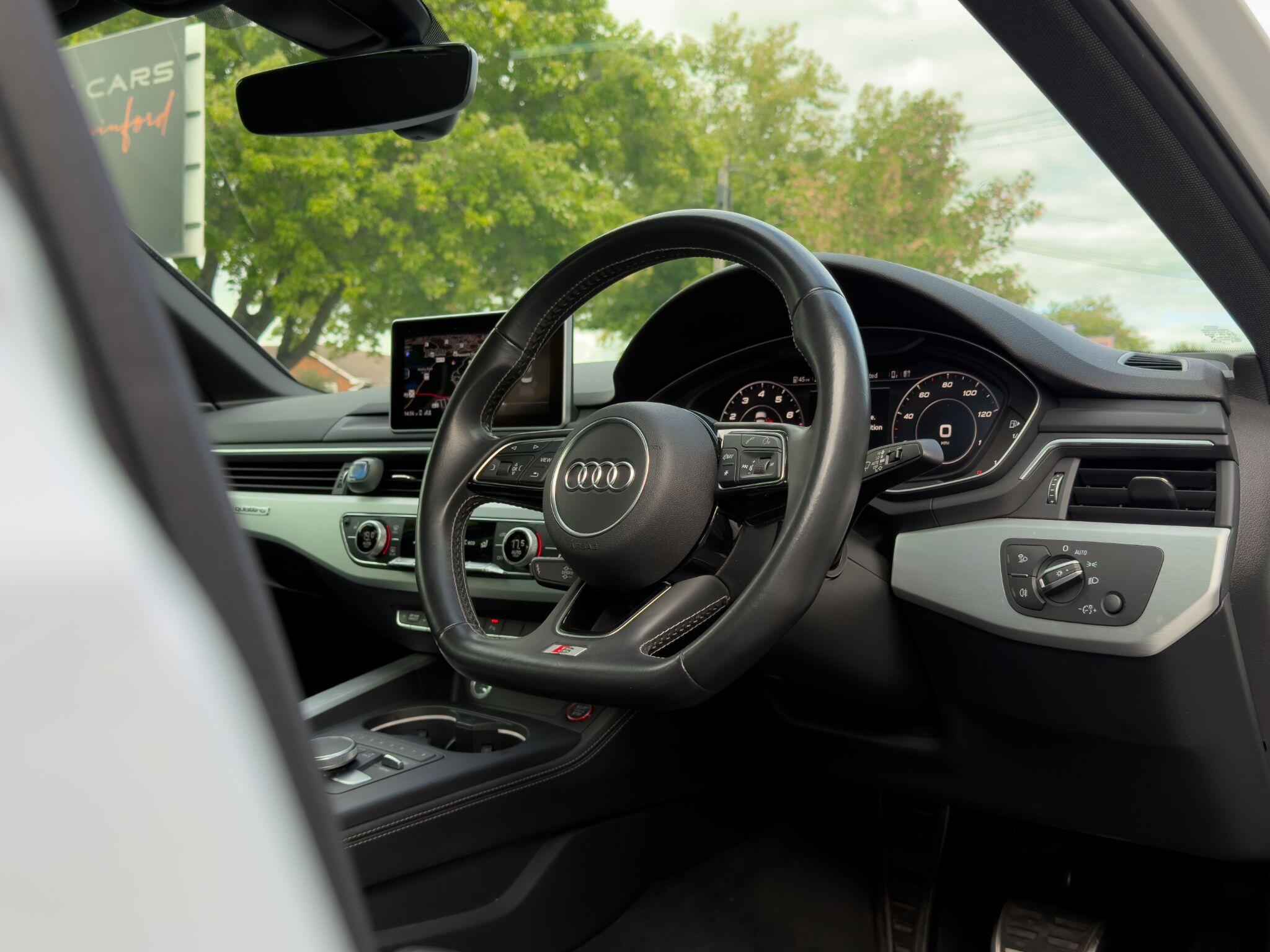 Audi S4 view 4