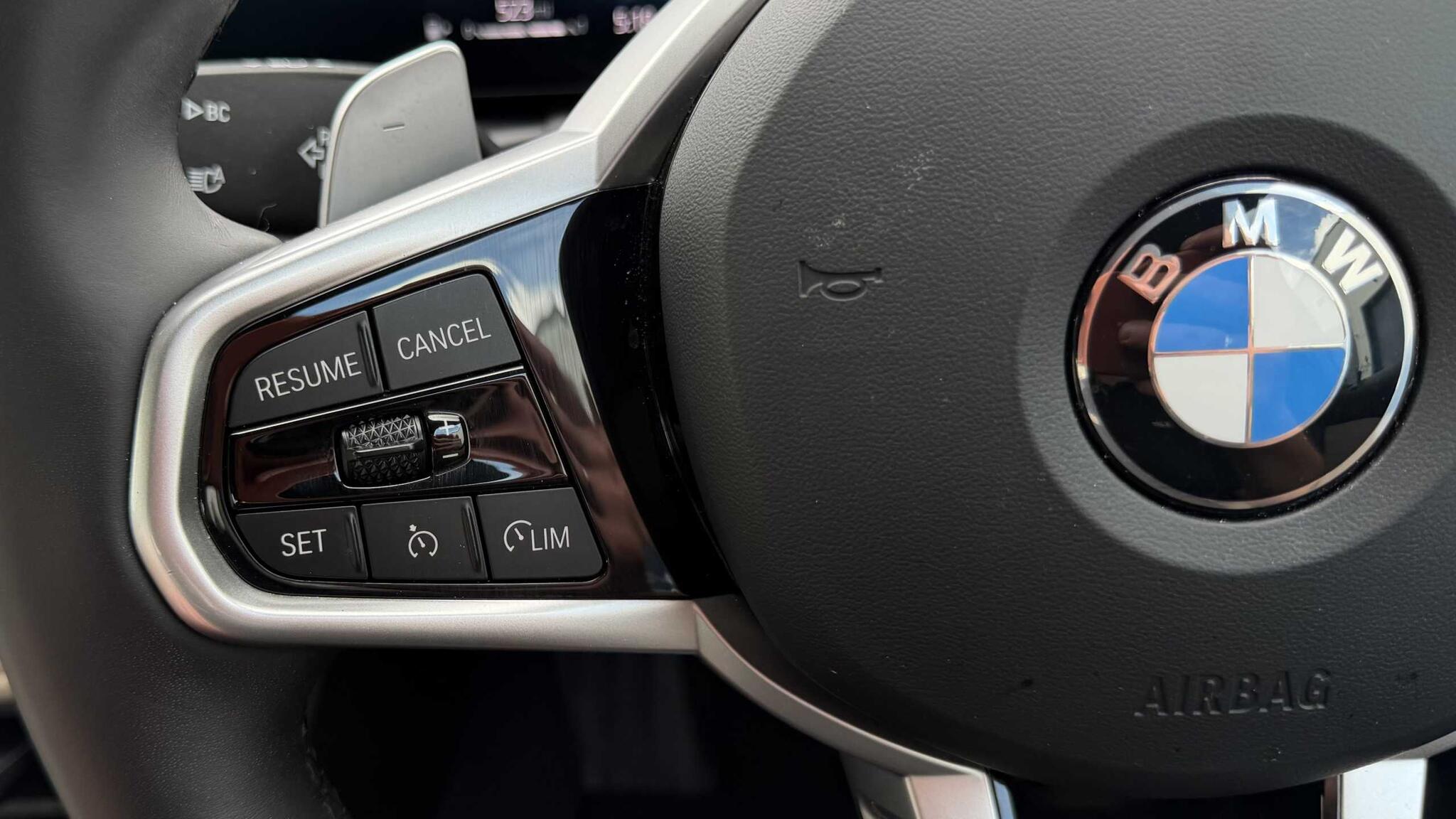 BMW 3 Series view 19