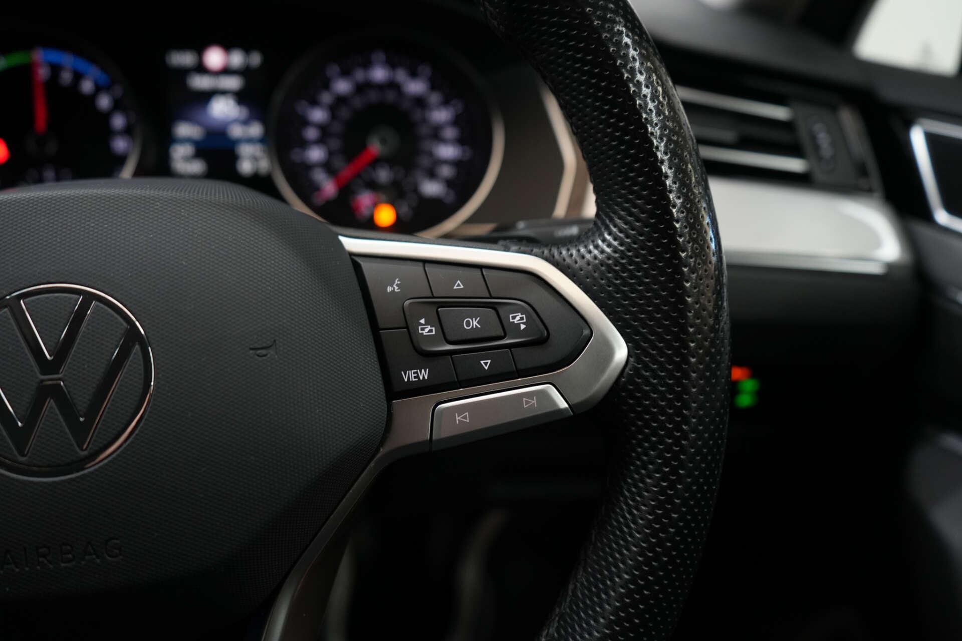 Volkswagen Passat view 39