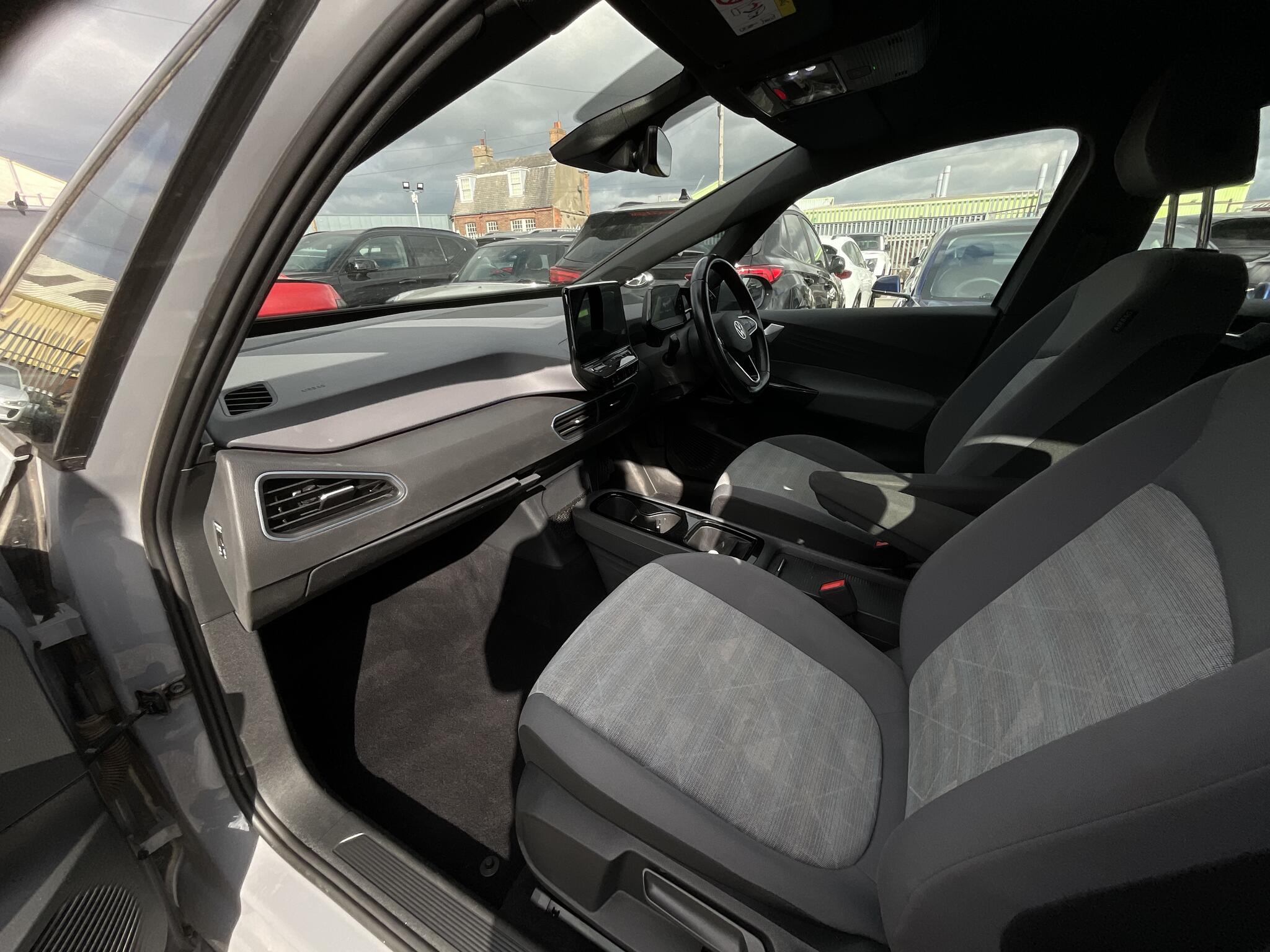 Volkswagen ID.3 view 16