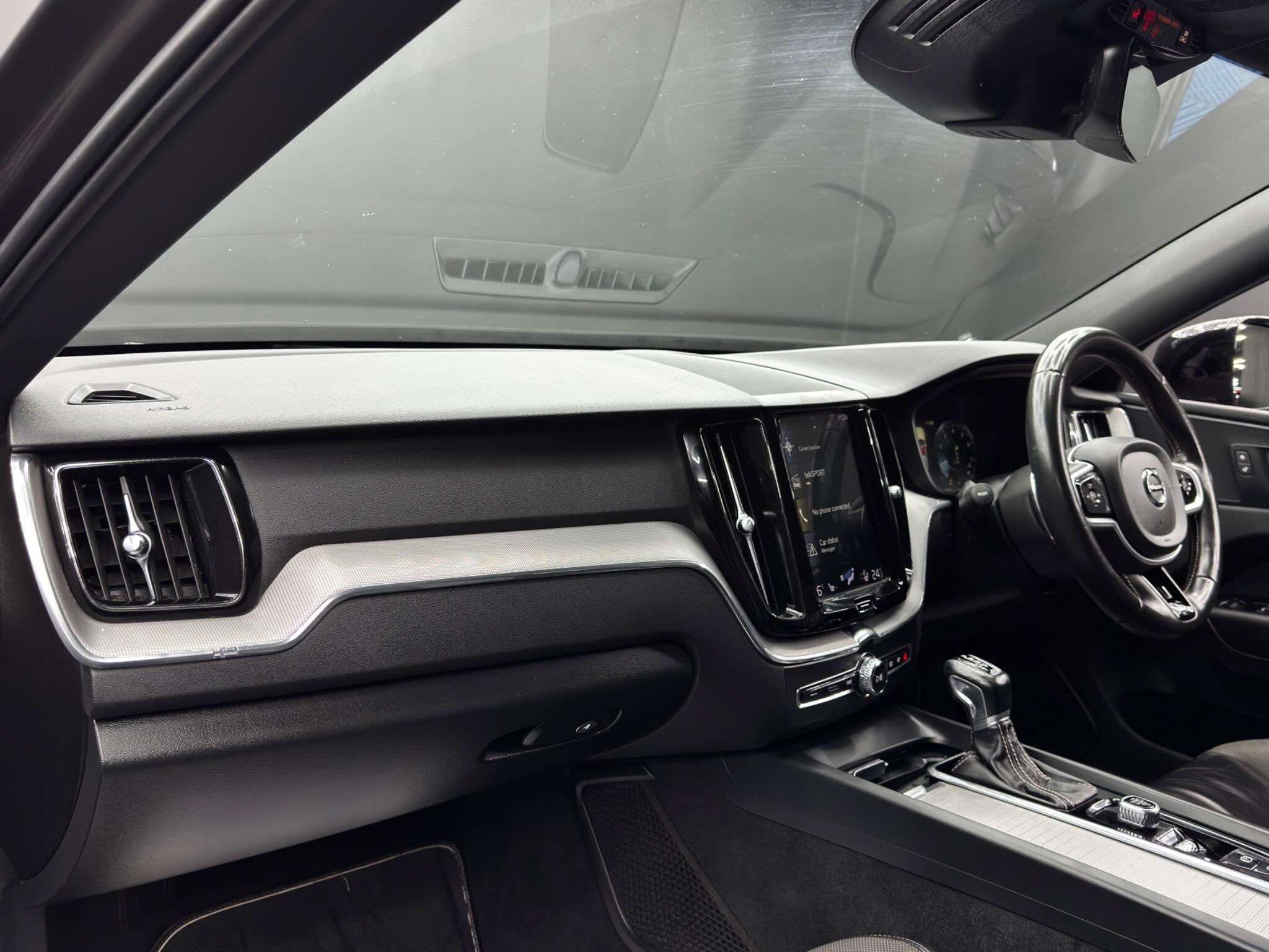 Volvo XC60 view 11