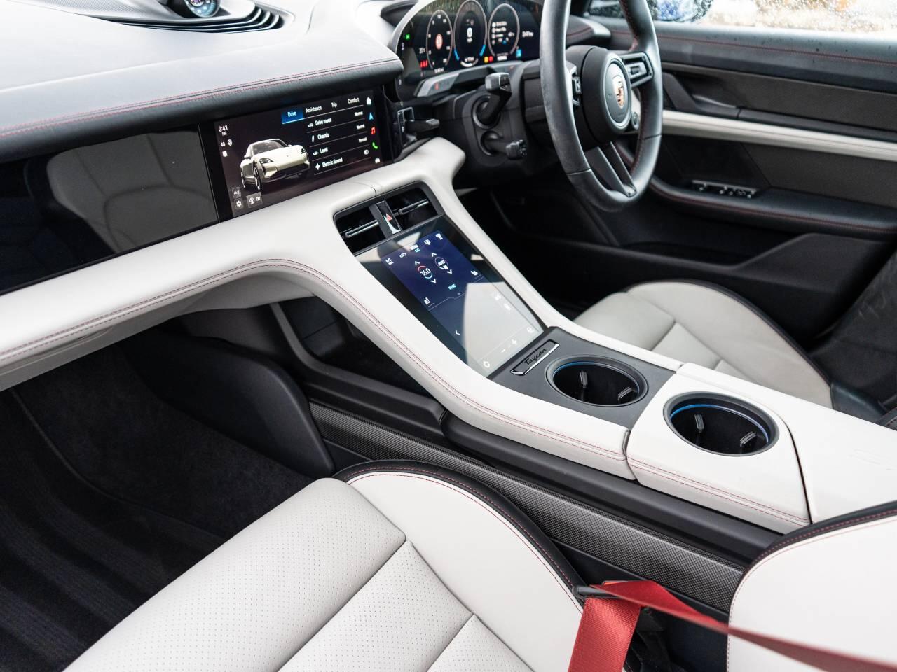 Porsche Taycan view 32