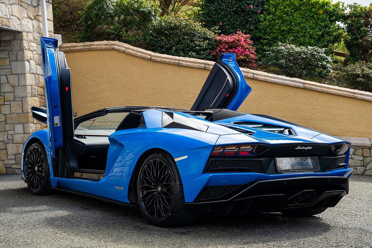 Lamborghini Aventador view 28