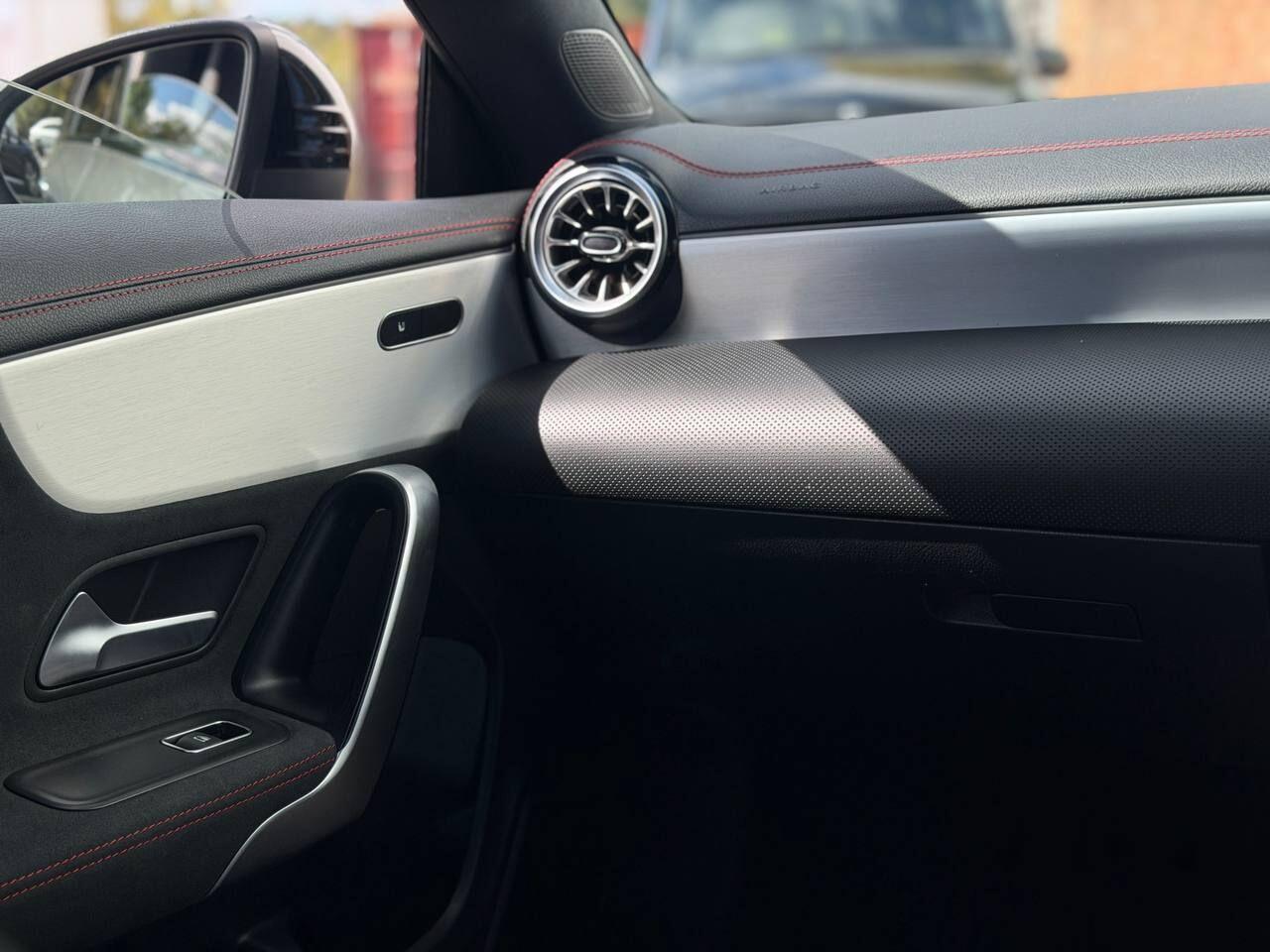 Mercedes-Benz Cla view 25