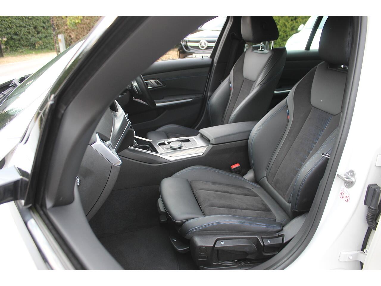 BMW 3 Series view 16