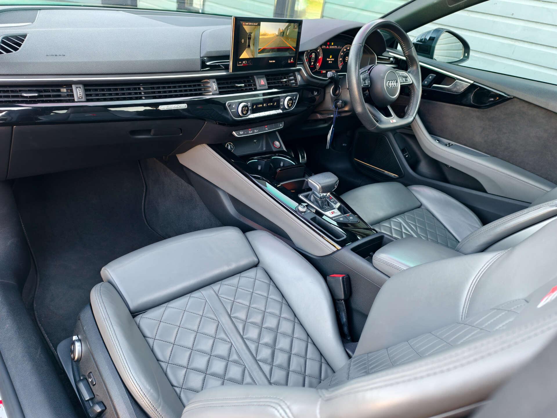 Audi S5 view 23