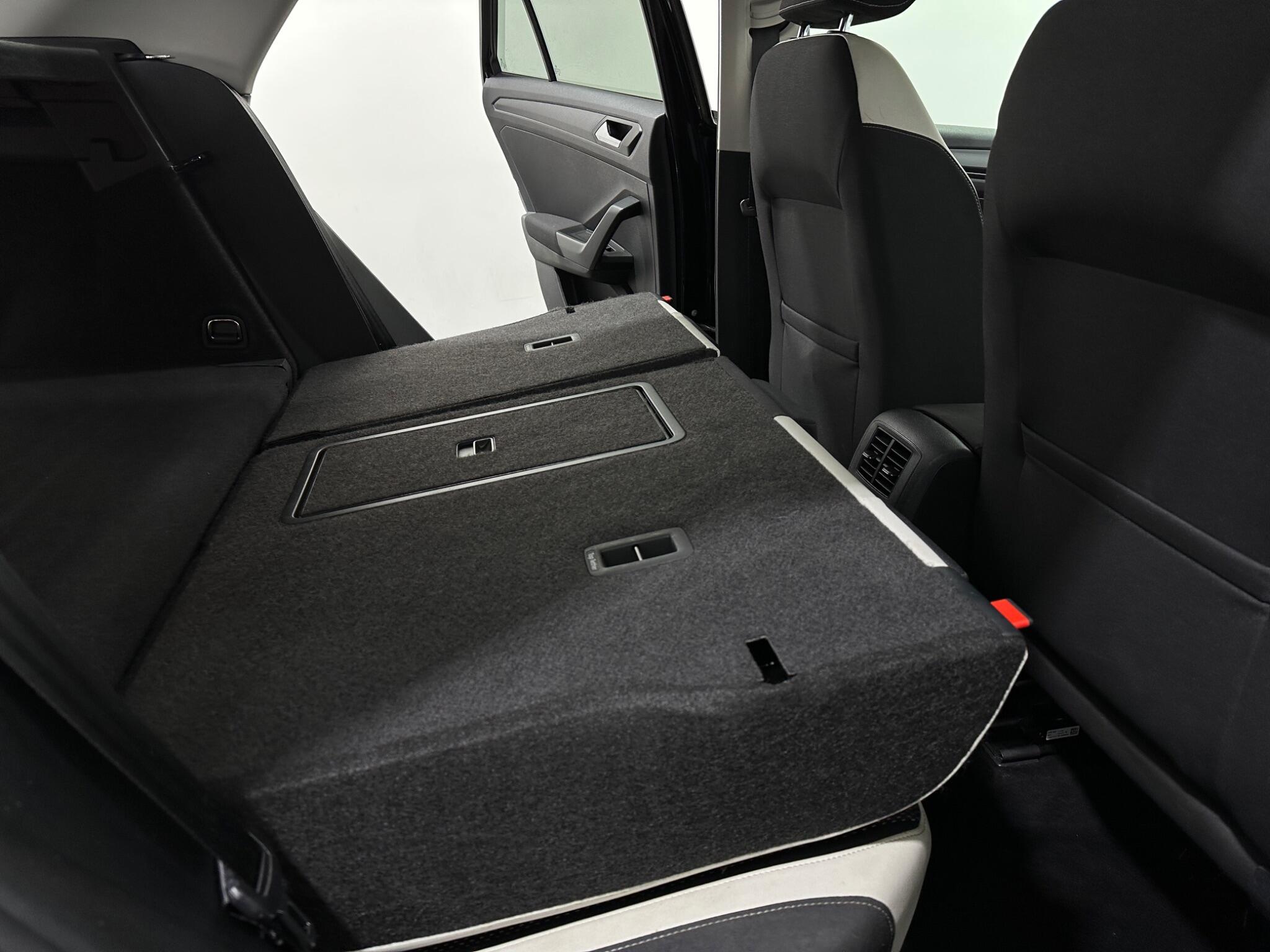 Volkswagen T-Roc view 45