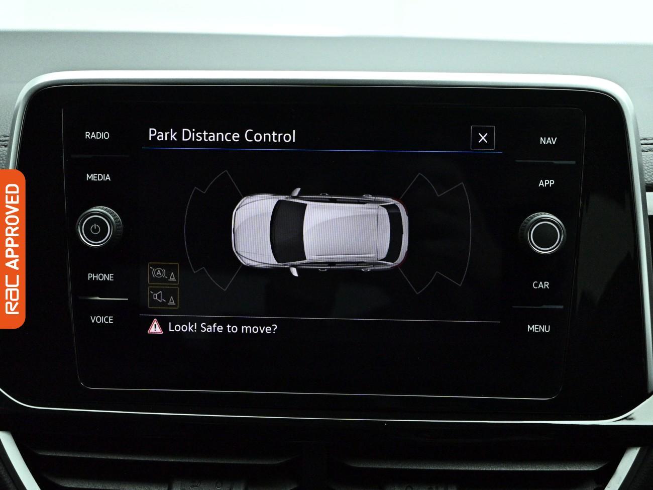 Volkswagen T-Roc view 17