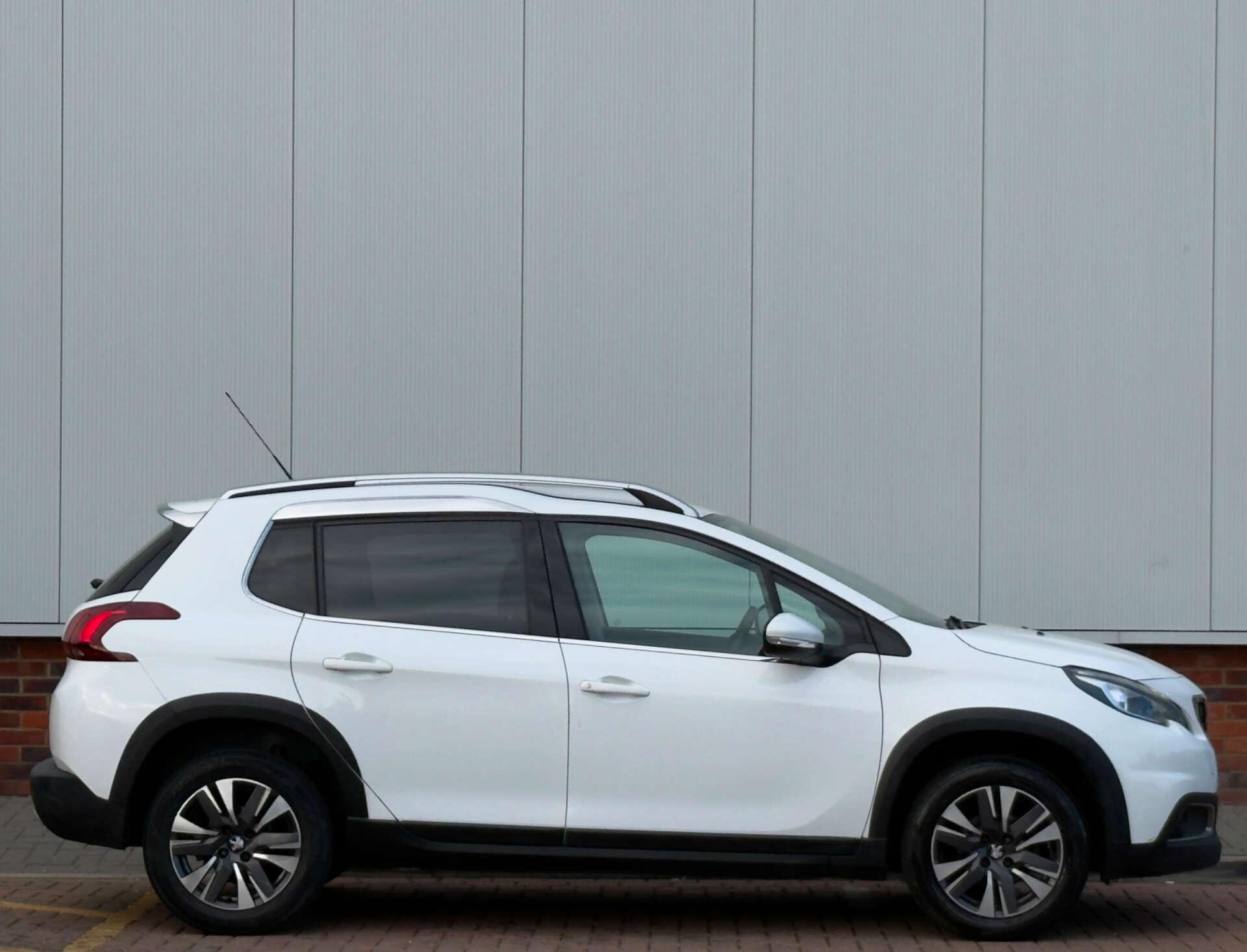 Peugeot 2008 view 8