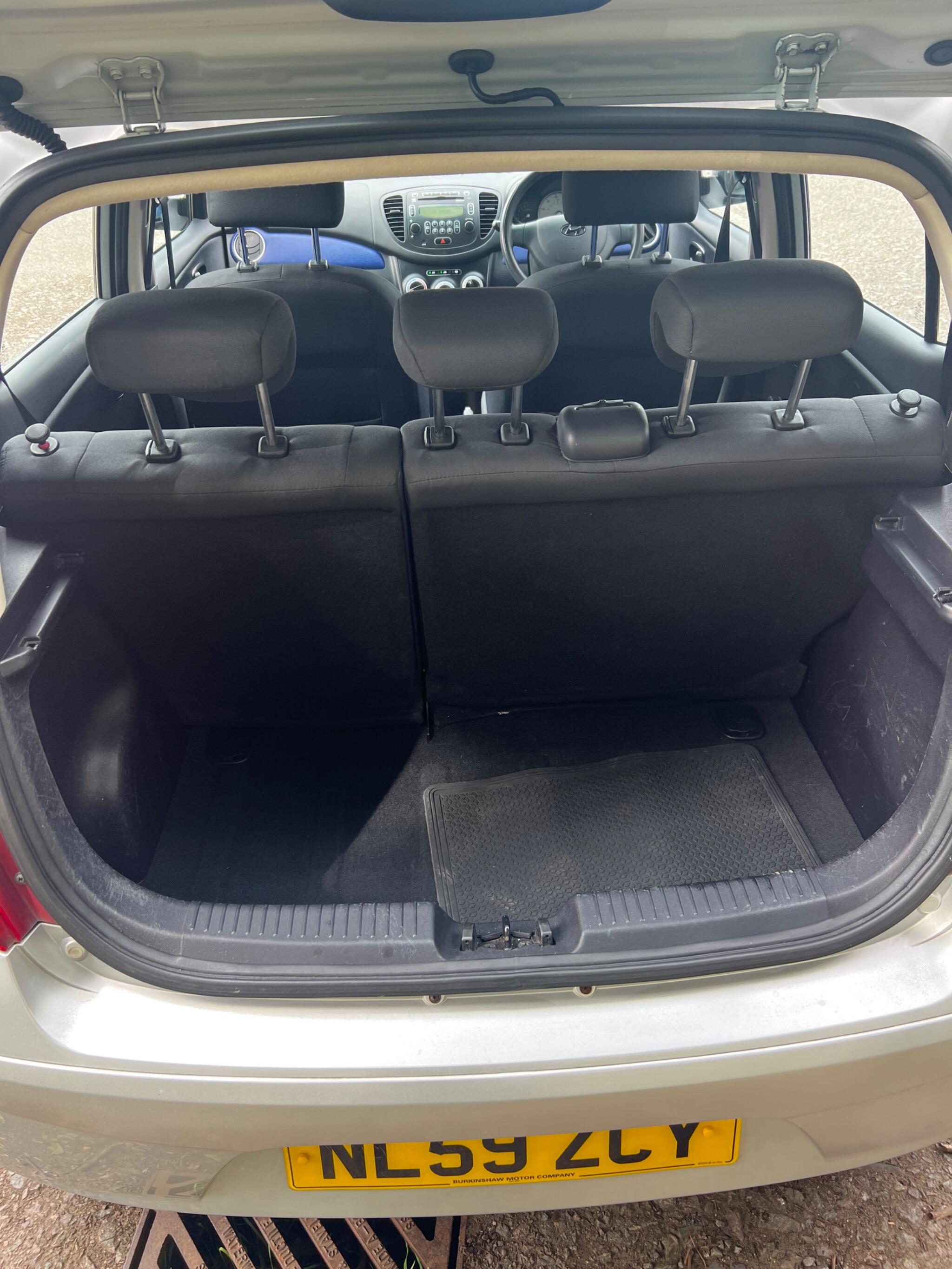 Hyundai I10 view 9