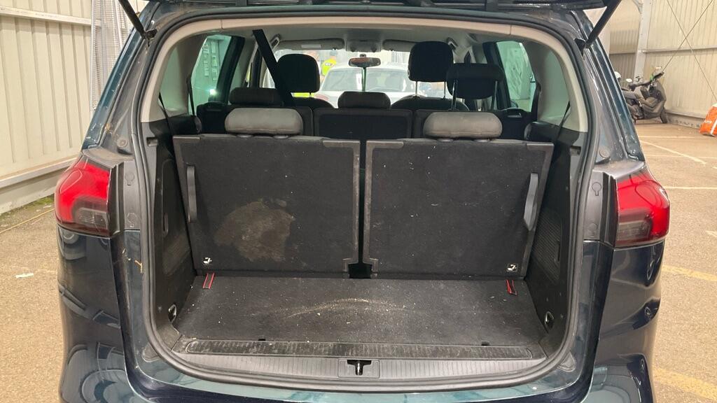 Vauxhall Zafira Tourer view 9