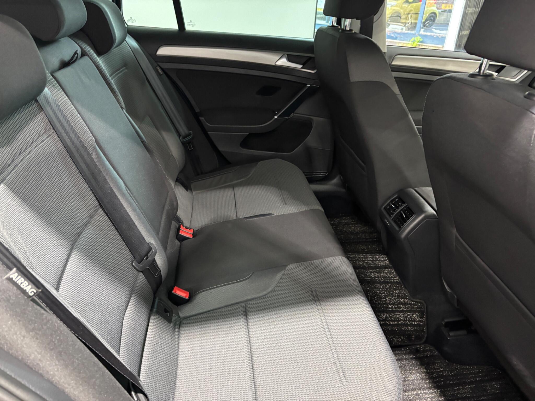 Volkswagen Golf view 12