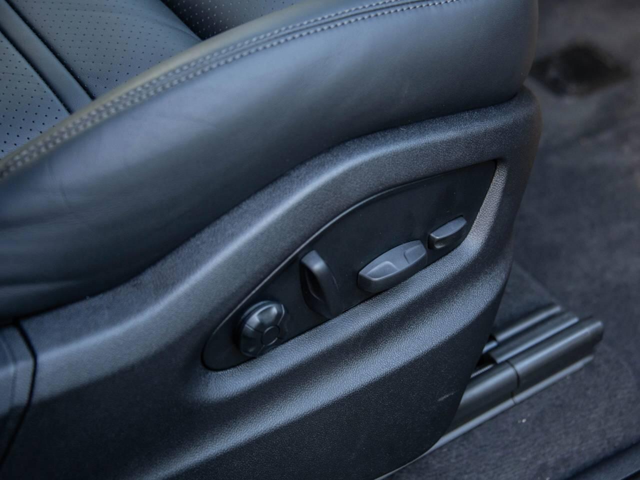 Porsche Cayenne view 26