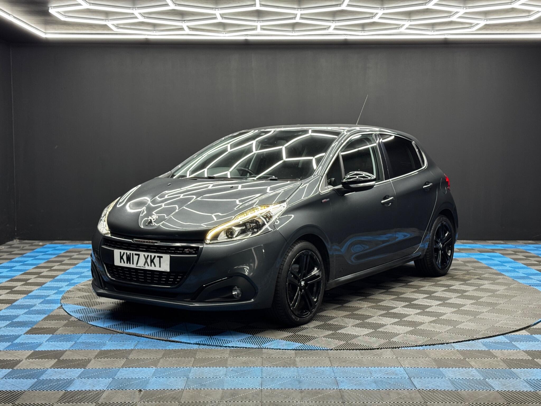 Peugeot 208 view 3