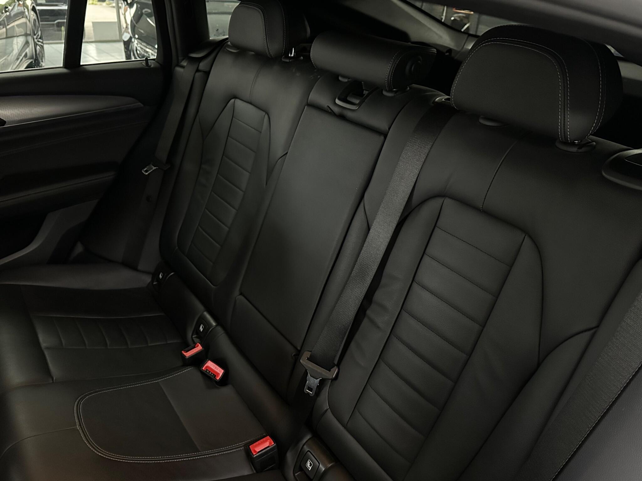 BMW X4 view 38