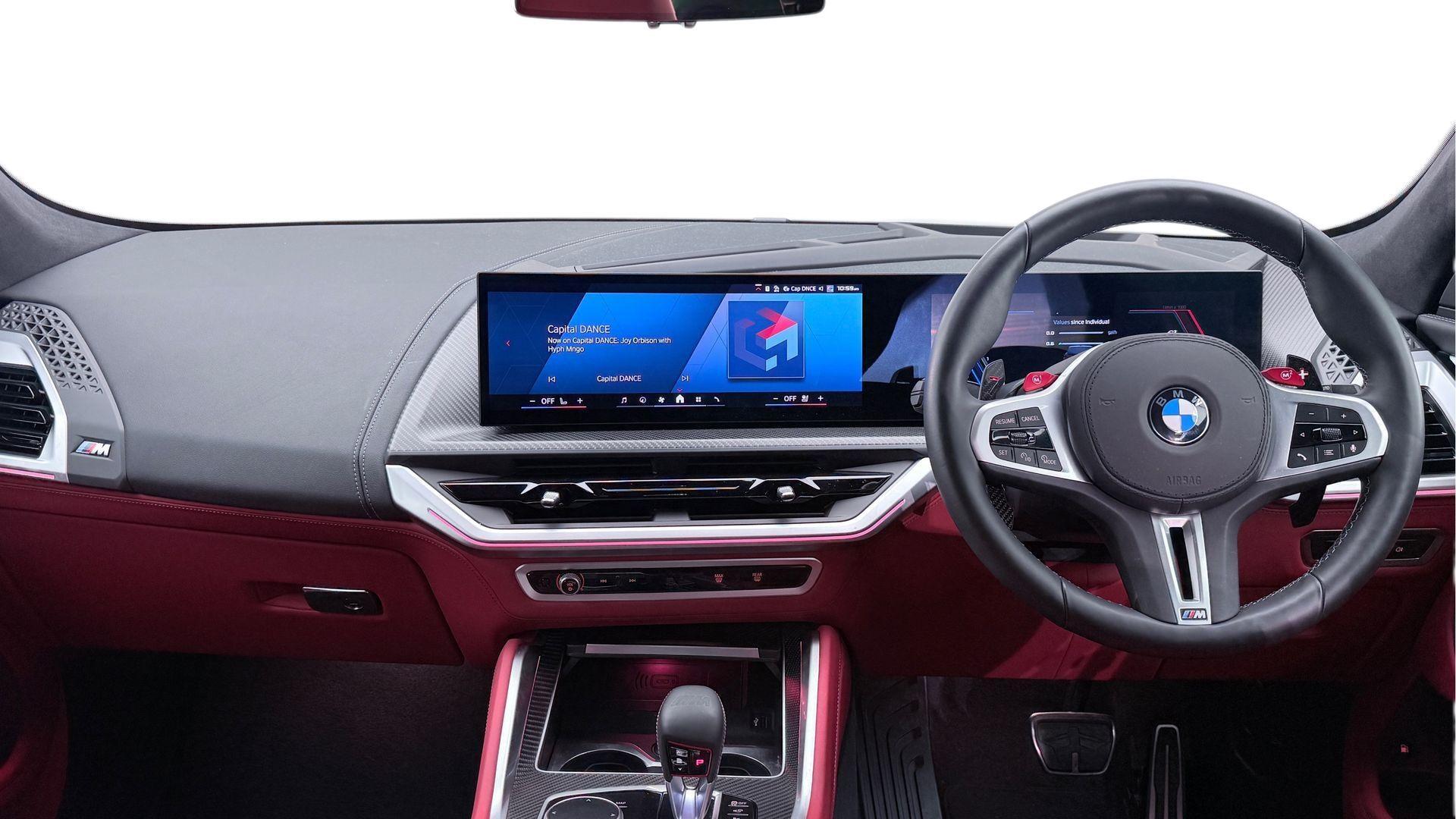 BMW XM view 4