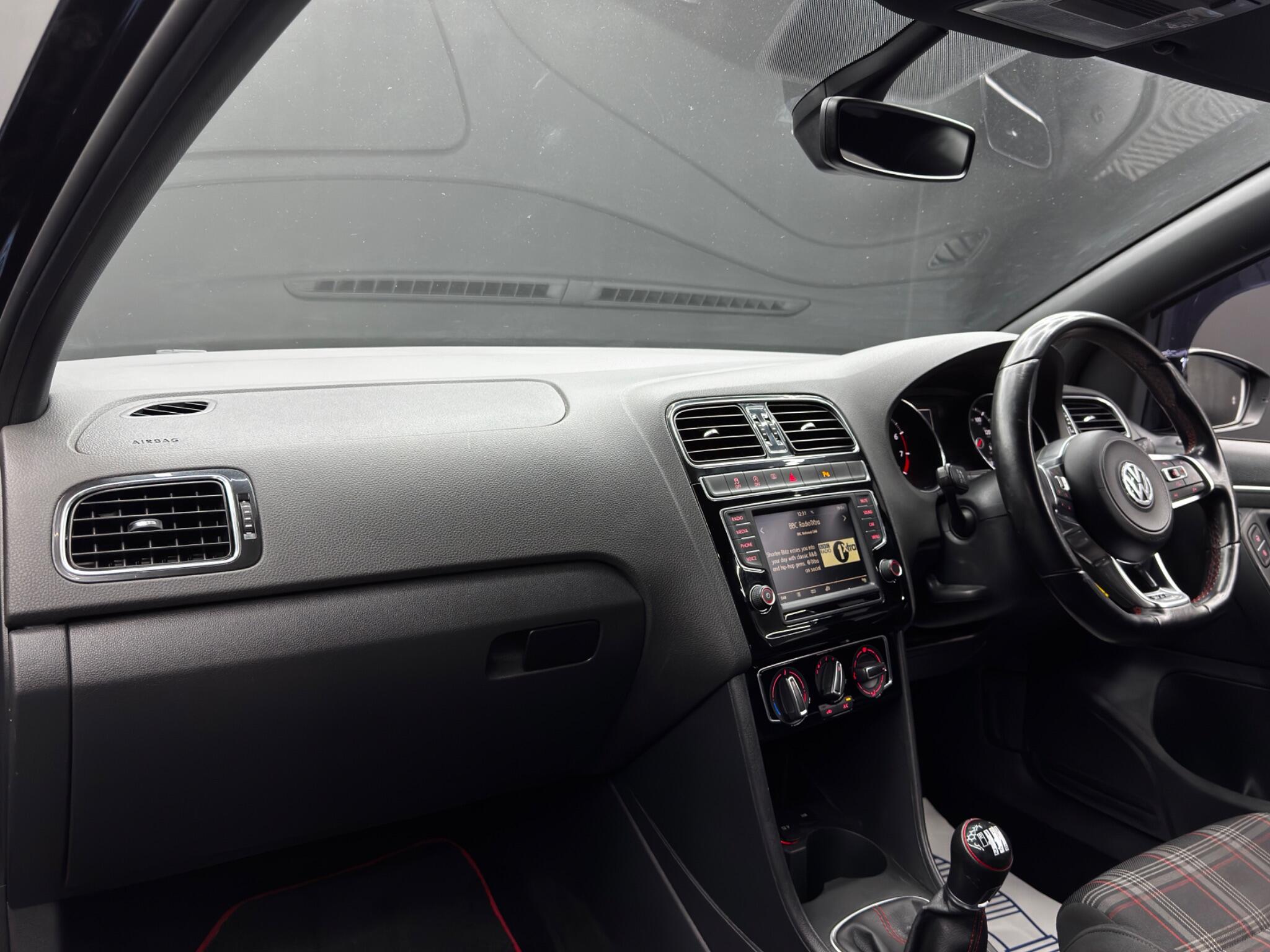 Volkswagen Polo view 11