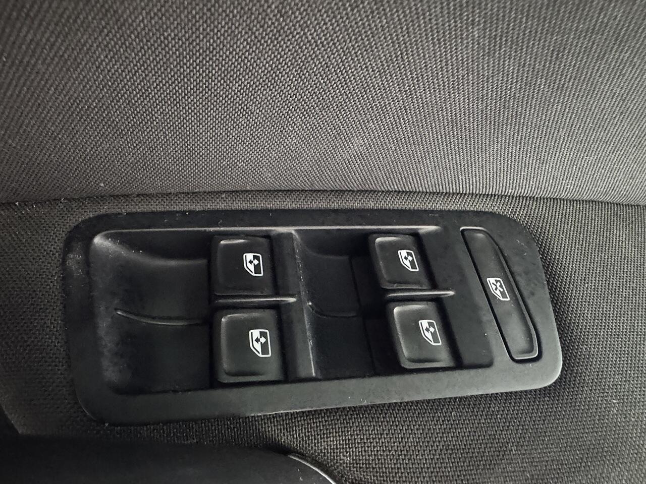 Volkswagen Golf view 25