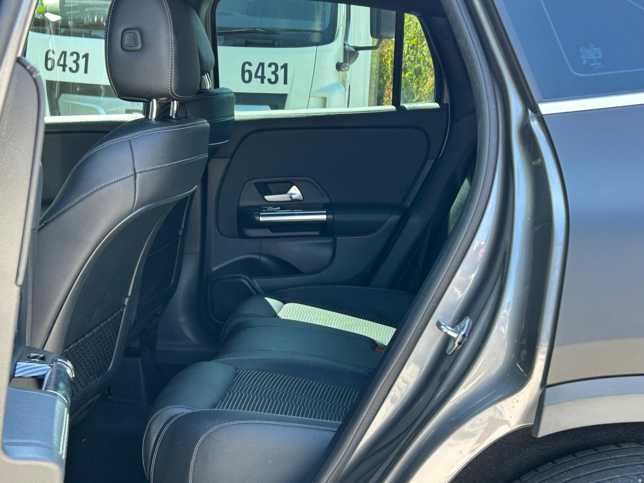 Mercedes-Benz Gla view 20