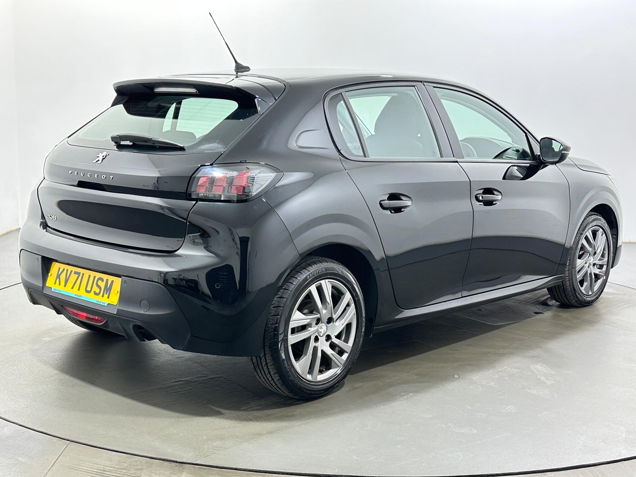 Peugeot 208 view 8
