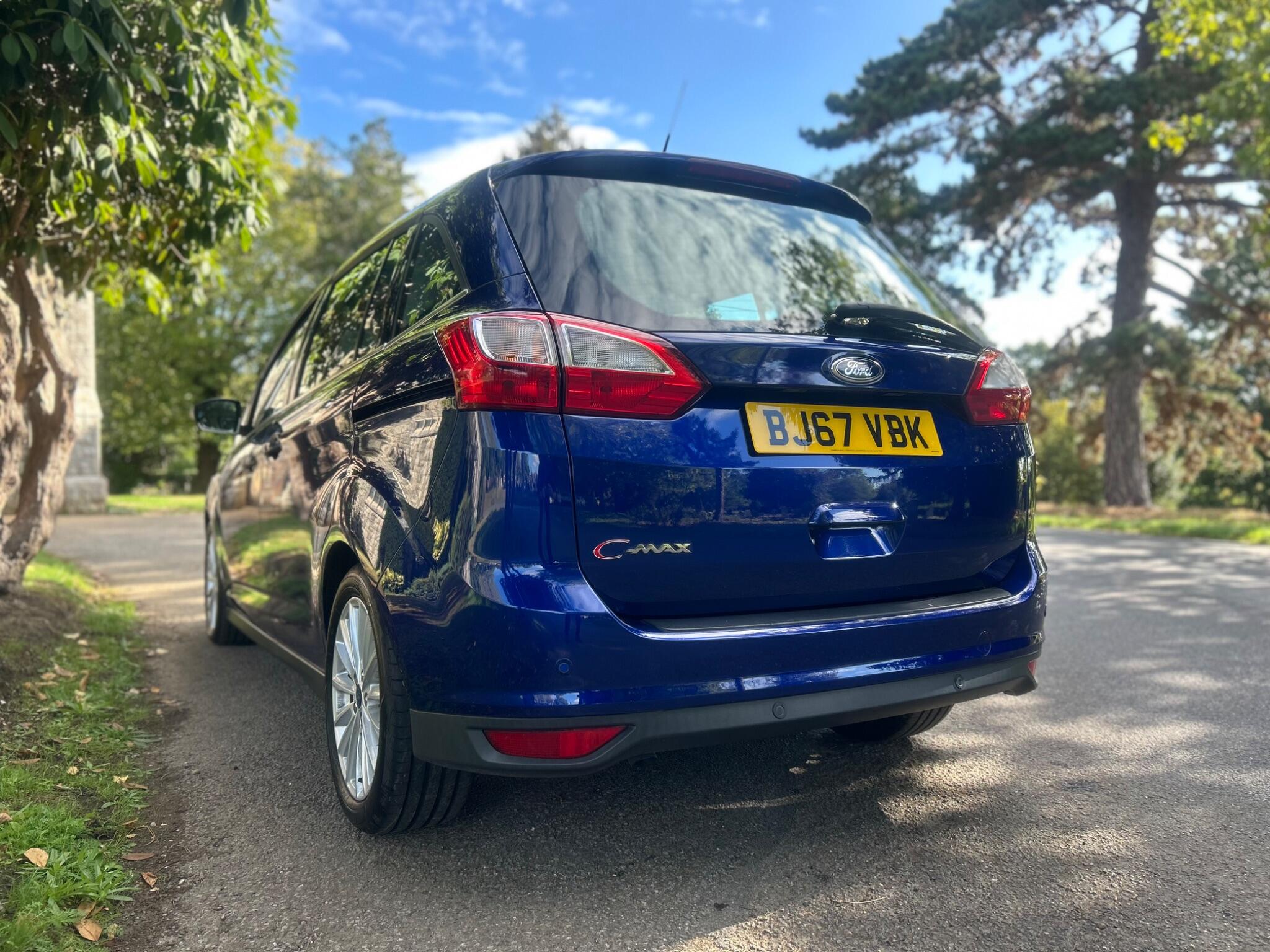 Ford Grand C-Max view 22