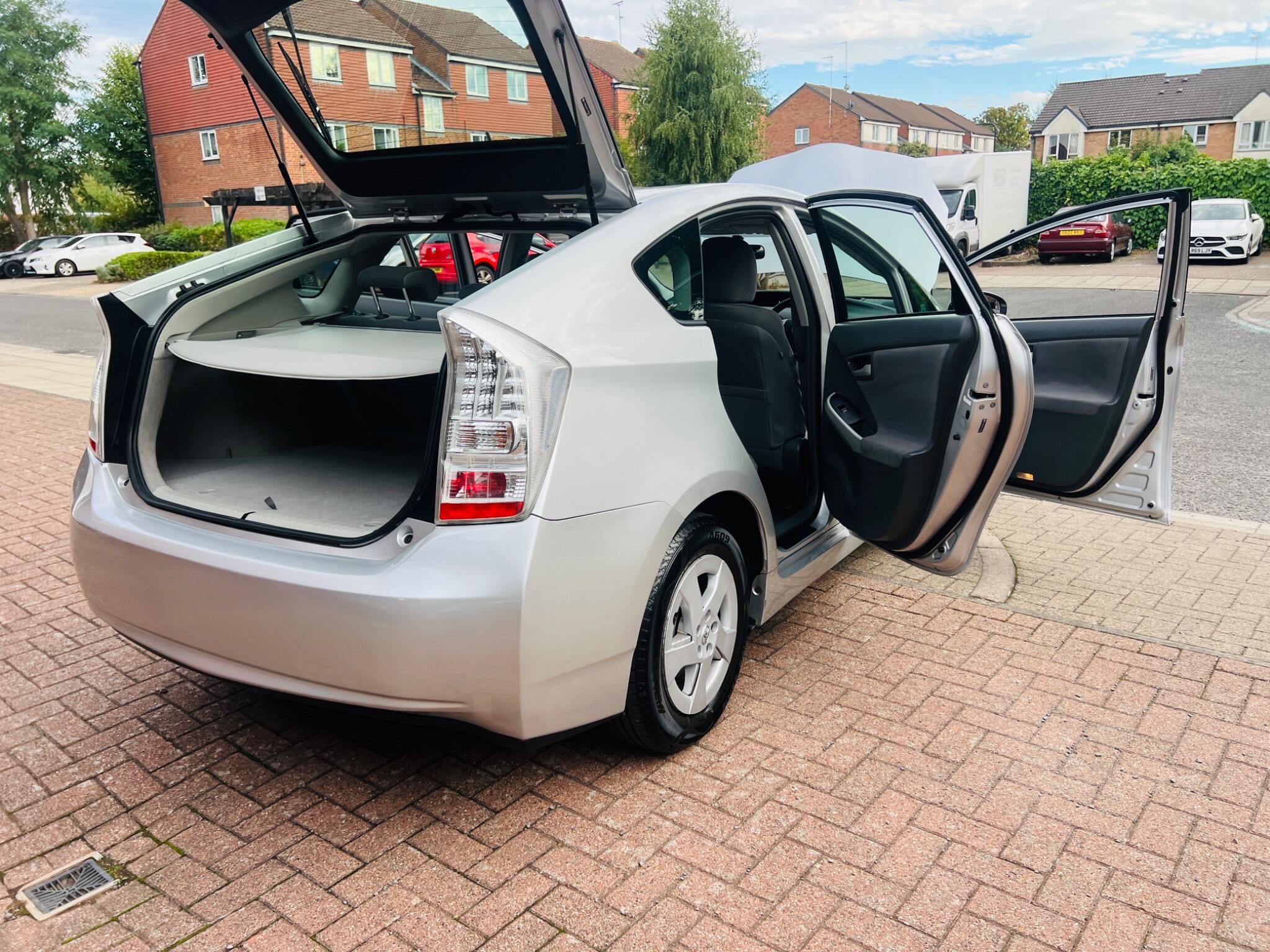Toyota Prius view 27