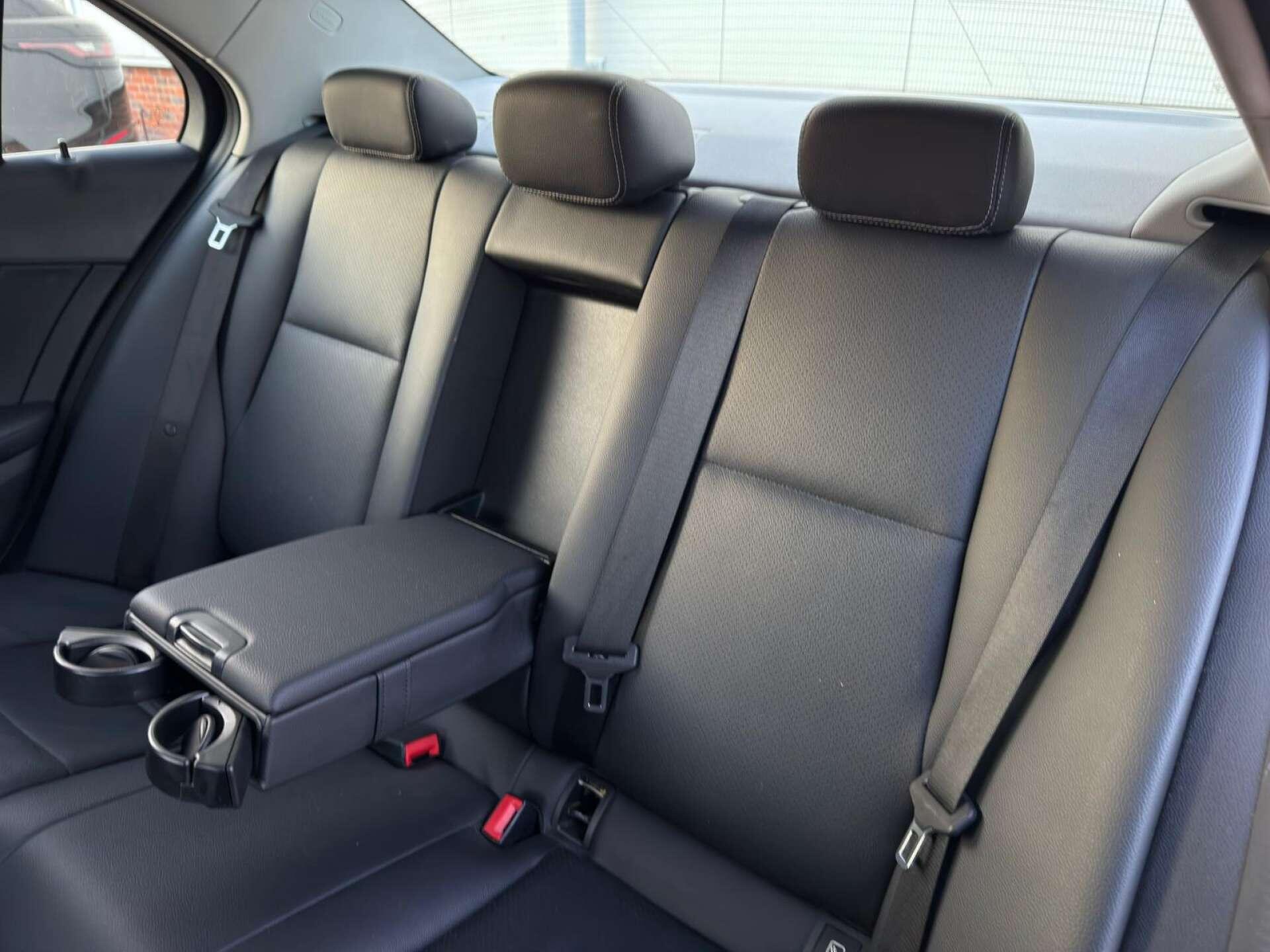 Mercedes-Benz C Class view 38